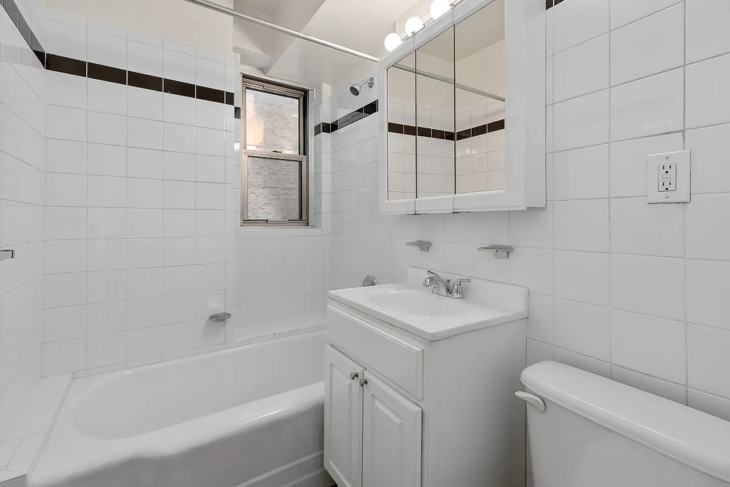 East 45th Street - Photo 2
