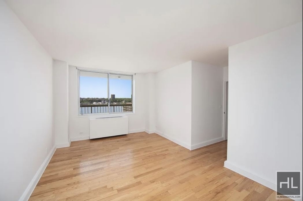 West End Avenue - Photo 1