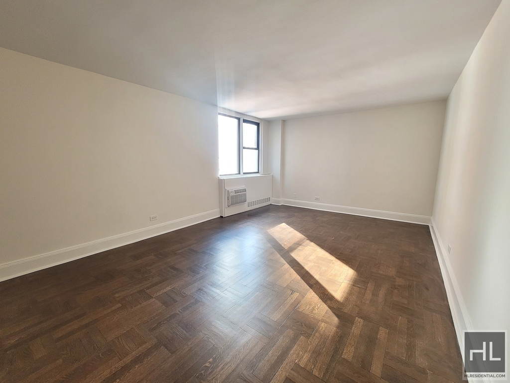 East 79th Street - Photo 0