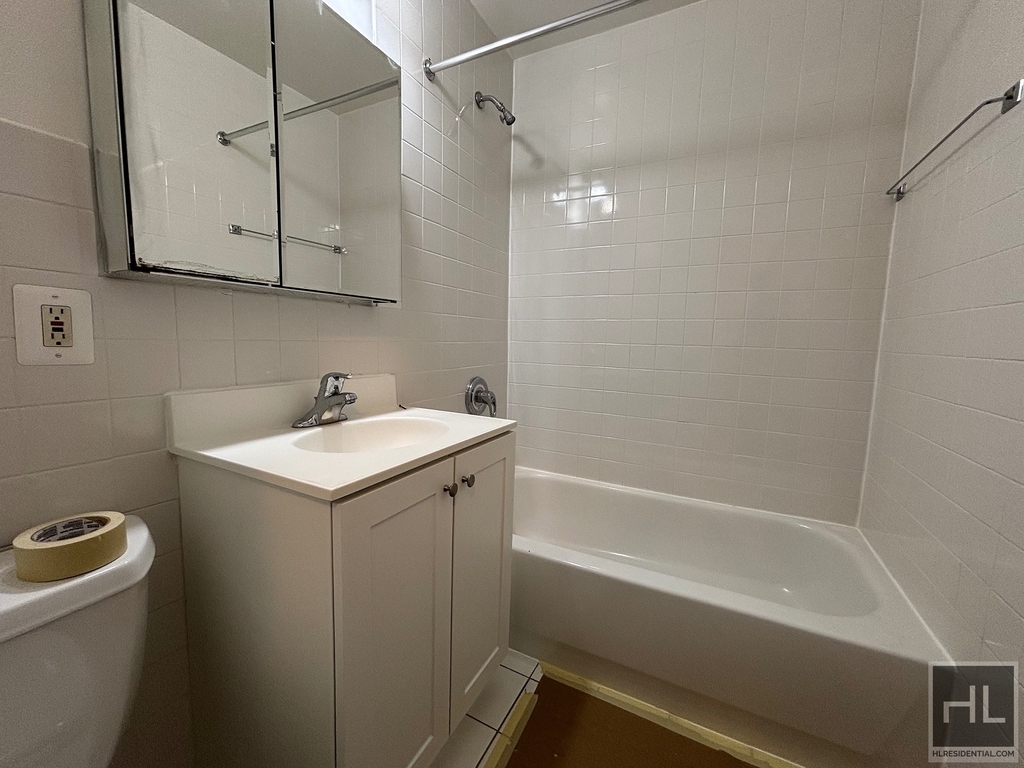 West 73 Street - Photo 3