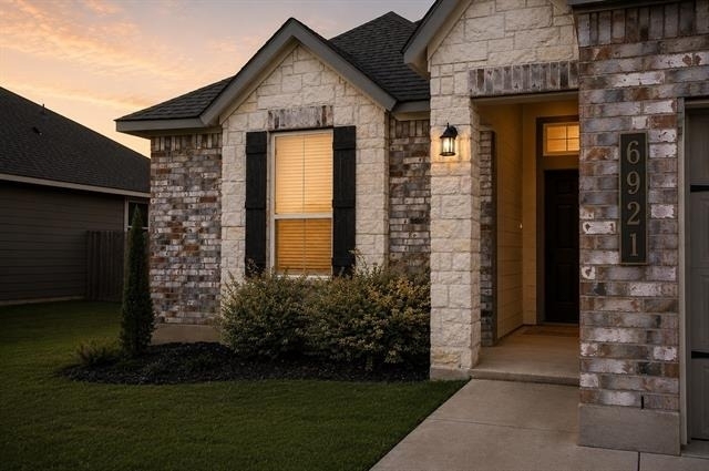 6921 Sulphur Court - Photo 1