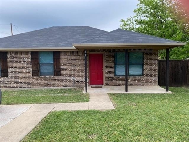 203 W Willow Street - Photo 0