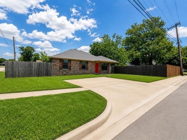 203 W Willow Street - Photo 15
