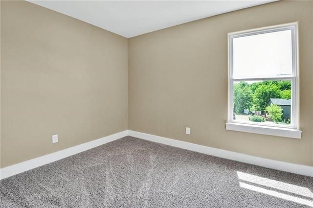 300 Woodgrove Drive - Photo 11