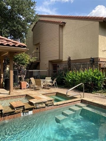 7640 W Greenway Boulevard - Photo 9