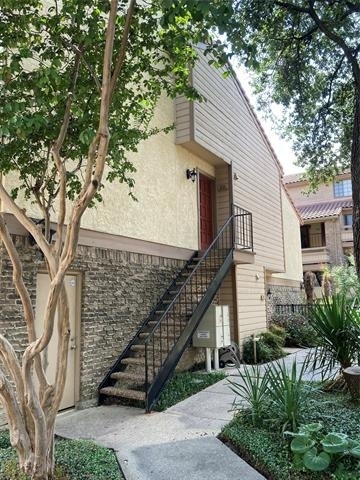 7640 W Greenway Boulevard - Photo 0
