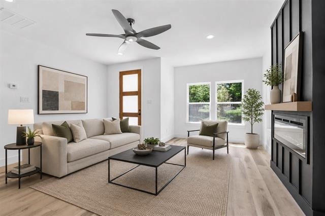 2714 Hector Street - Photo 2