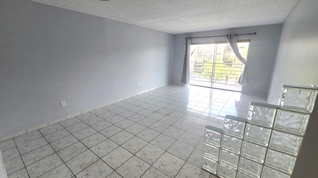 2800 Nw 56th Avenue - Photo 3