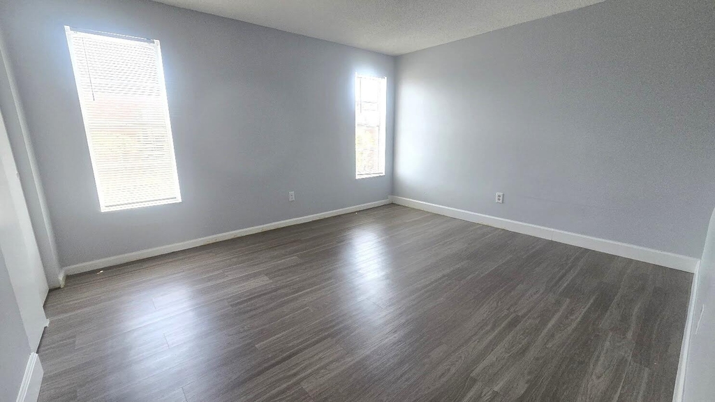 2800 Nw 56th Avenue - Photo 5