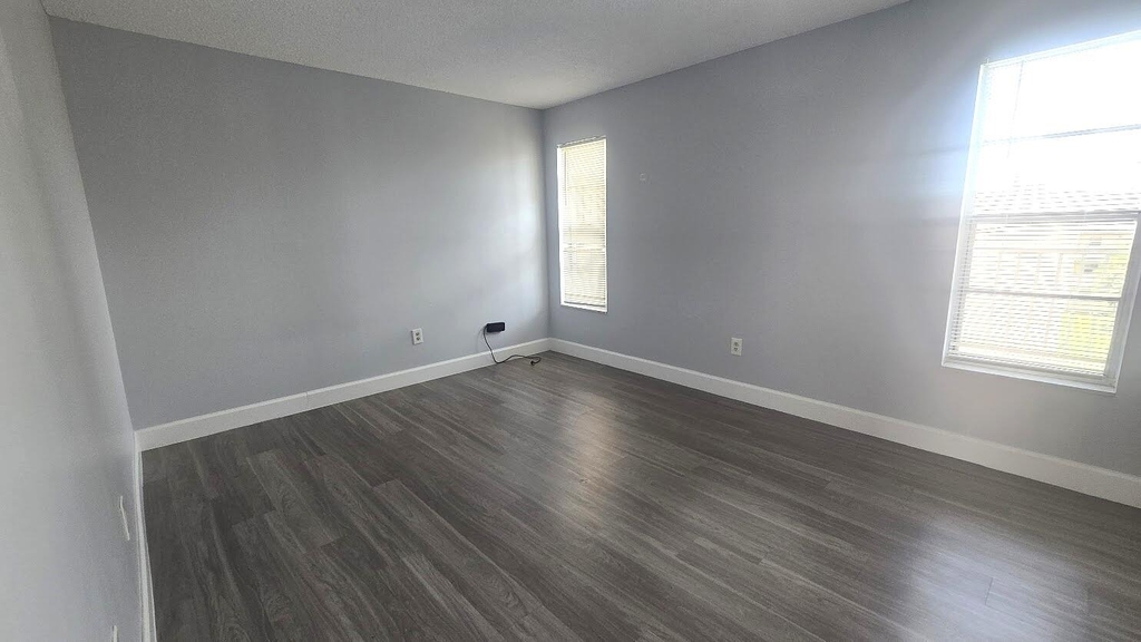 2800 Nw 56th Avenue - Photo 7