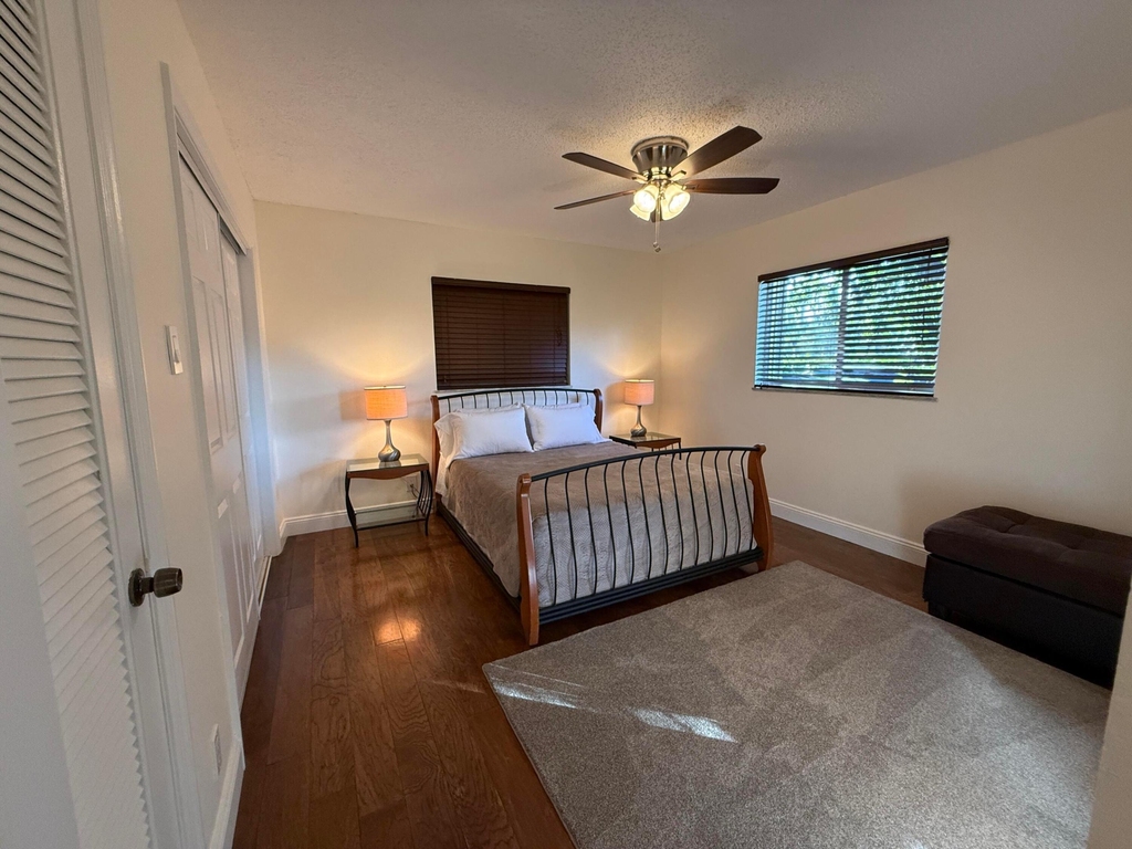801 Ne 2nd Avenue - Photo 1