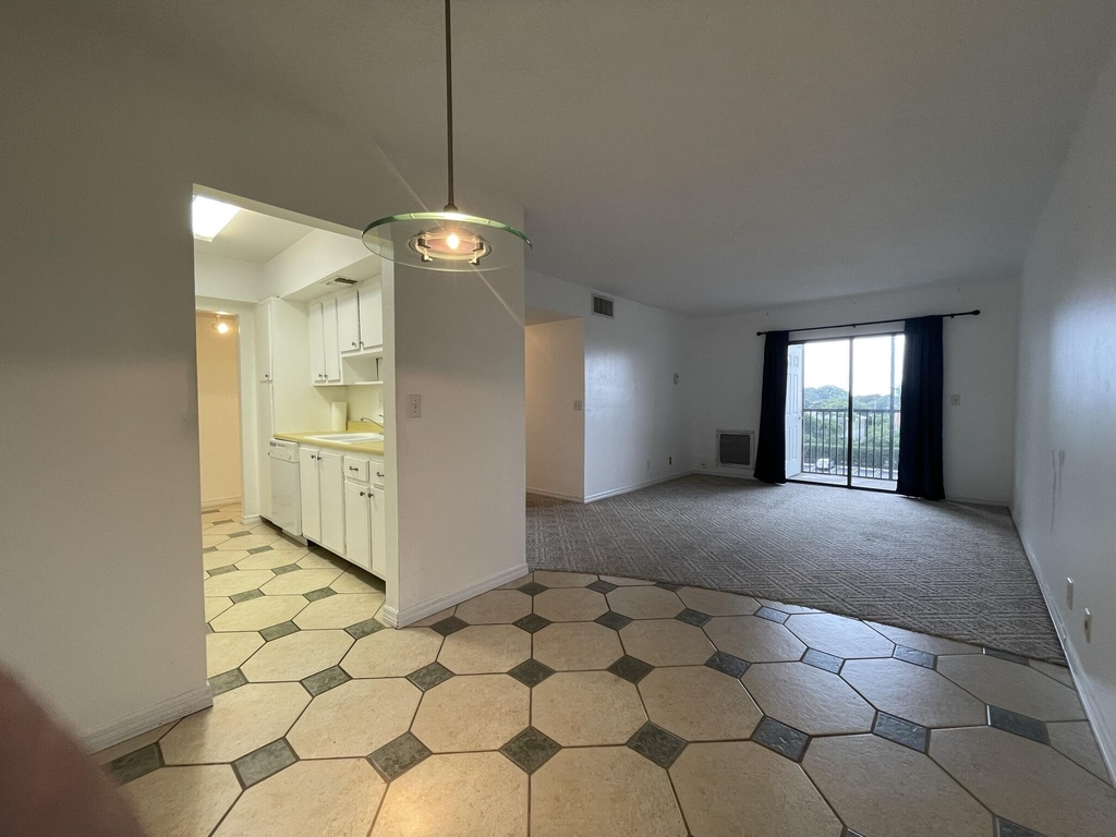 1601 S Flagler Drive - Photo 2