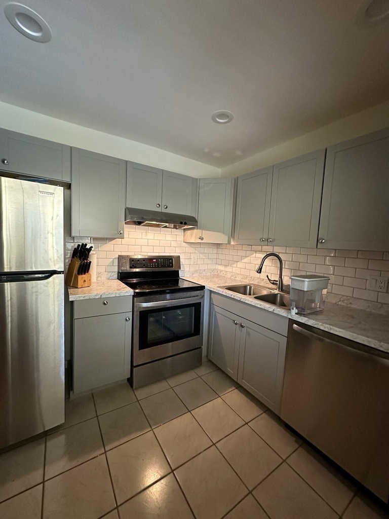 132 S Cypress Road - Photo 3