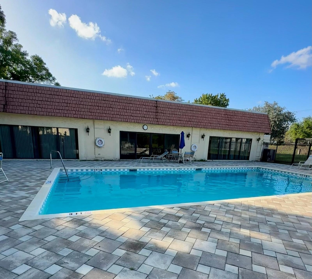 132 S Cypress Road - Photo 15