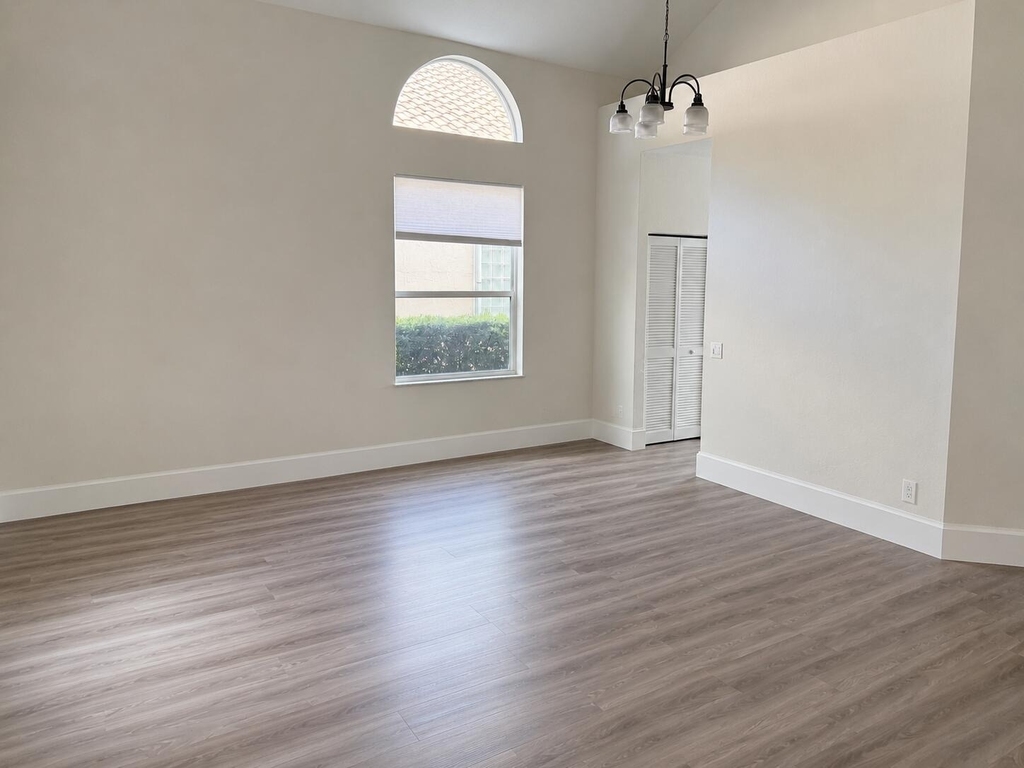 6330 Nw 80th Drive - Photo 3