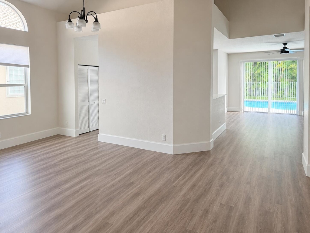 6330 Nw 80th Drive - Photo 2