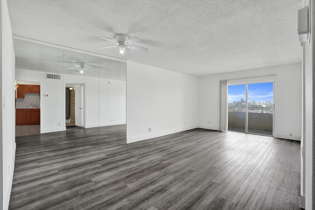 900 Ne 18th Avenue - Photo 8