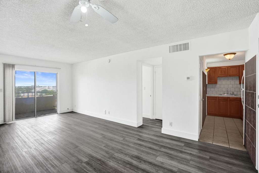 900 Ne 18th Avenue - Photo 9