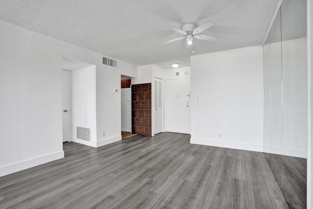 900 Ne 18th Avenue - Photo 10