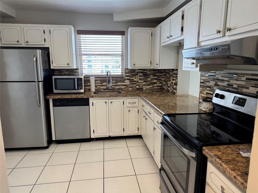 3015 N Ocean Boulevard - Photo 3