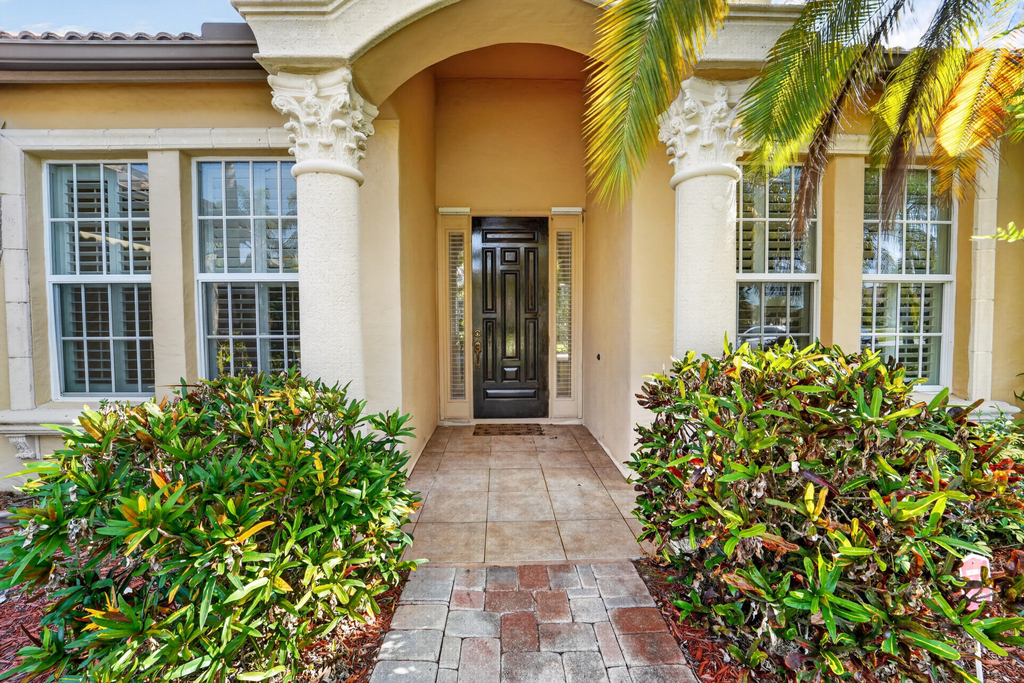854 Sw Saint Tropez Court - Photo 4