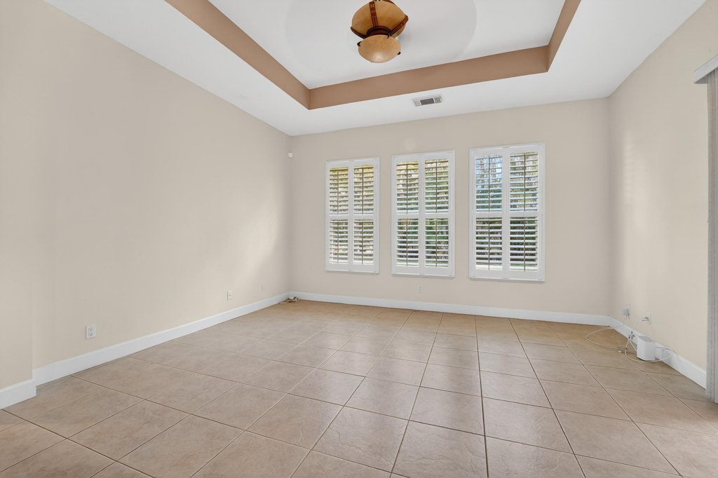 854 Sw Saint Tropez Court - Photo 9