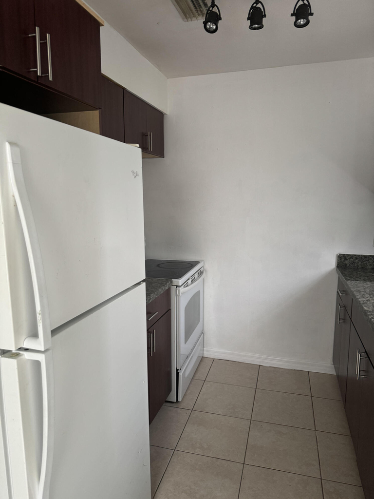 1401 N J Street - Photo 3