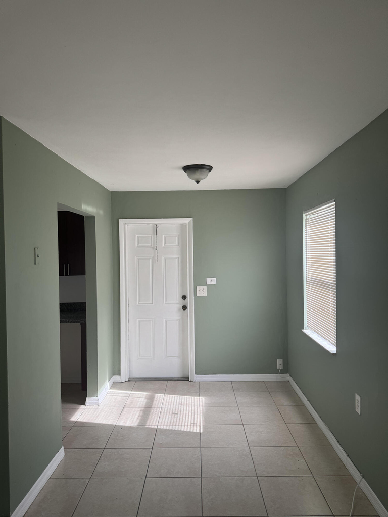 1401 N J Street - Photo 9