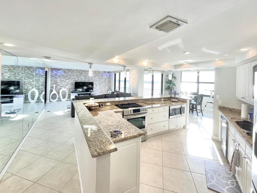 5420 N Ocean Drive - Photo 2
