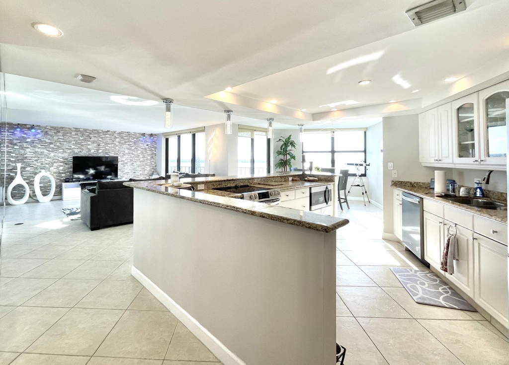 5420 N Ocean Drive - Photo 3