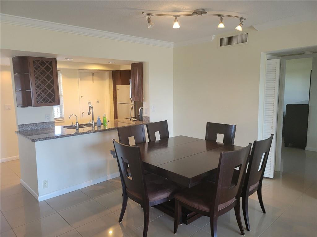 3050 N Palm Aire Drive - Photo 1