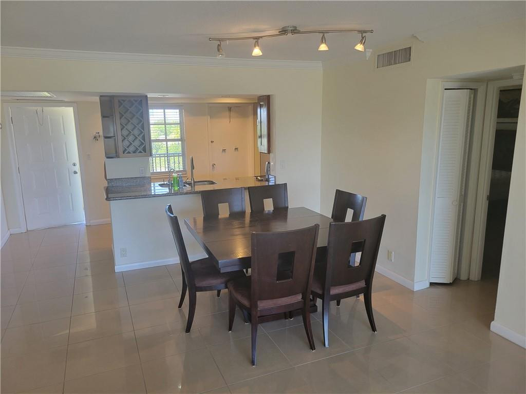 3050 N Palm Aire Drive - Photo 2