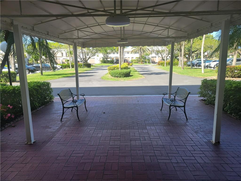 3050 N Palm Aire Drive - Photo 5