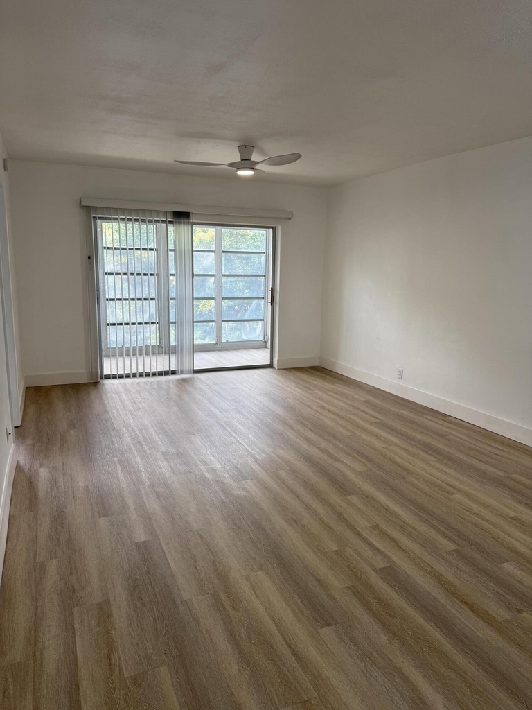 1400 Ne 55th Street - Photo 6