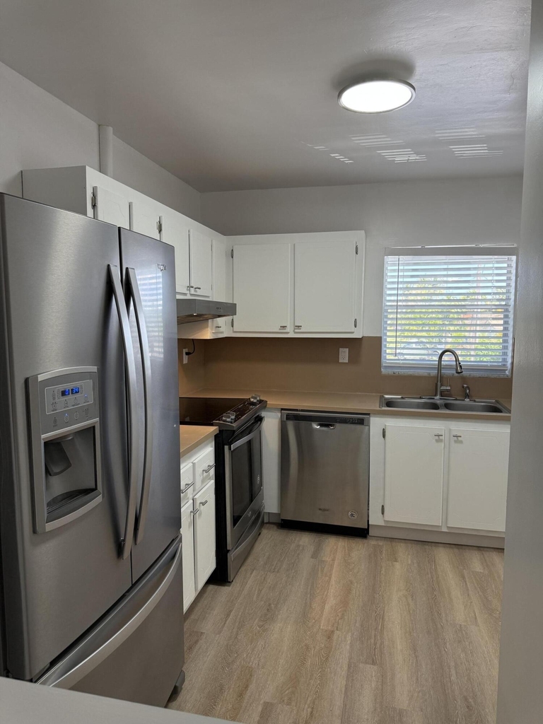 1400 Ne 55th Street - Photo 1
