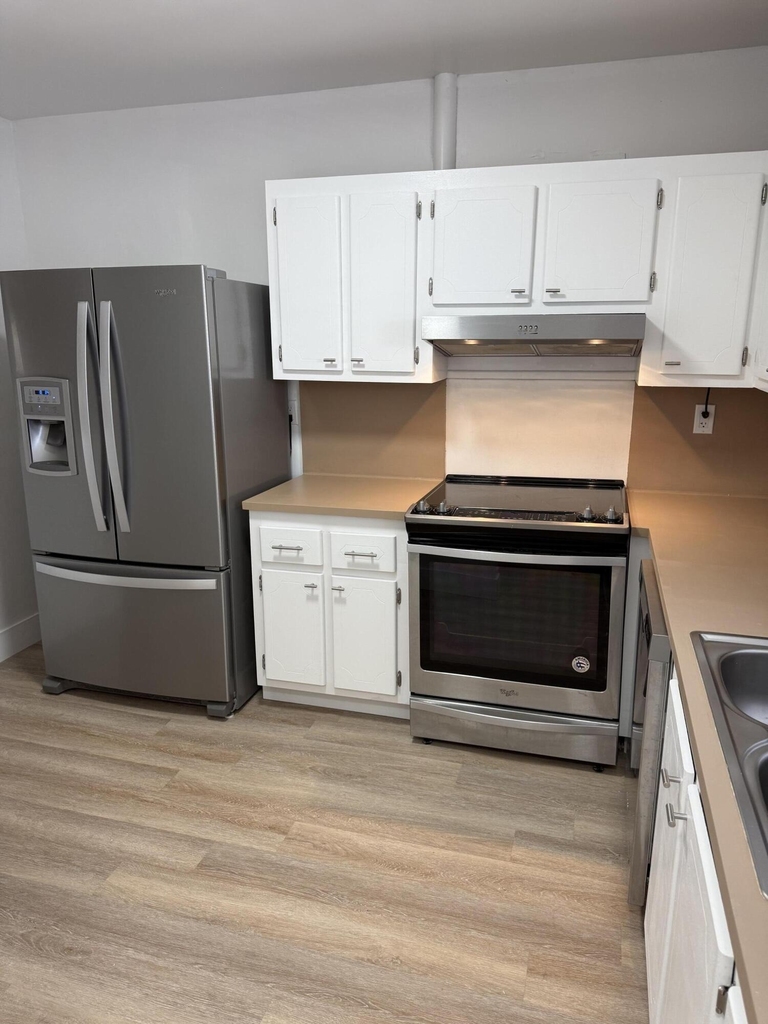 1400 Ne 55th Street - Photo 3