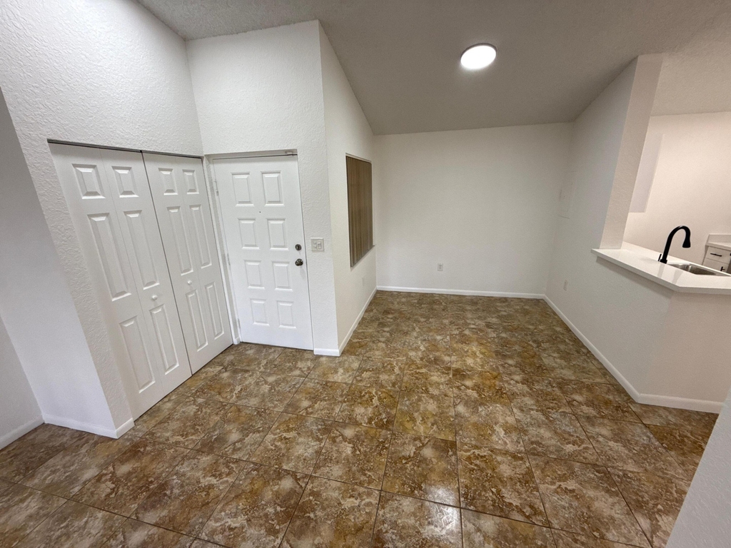 2851 N Oakland Forest Drive - Photo 5