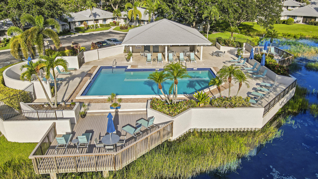 706 Club Drive - Photo 16