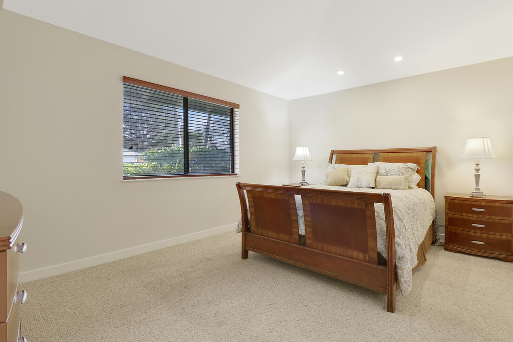 706 Club Drive - Photo 10
