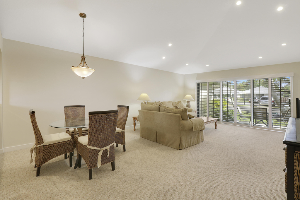 706 Club Drive - Photo 3