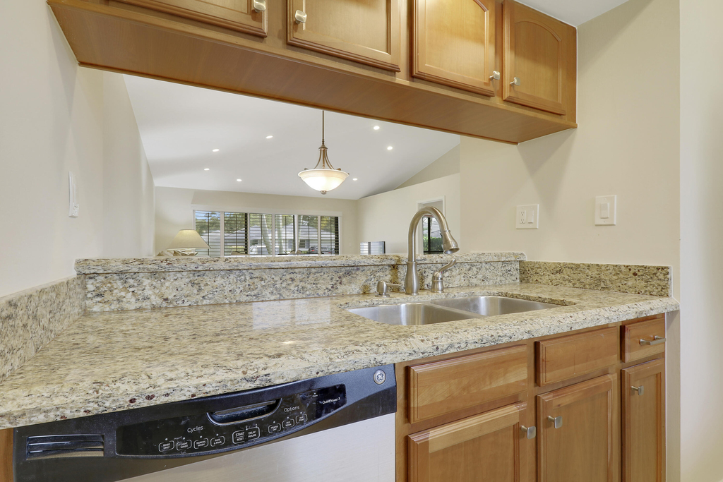 706 Club Drive - Photo 9