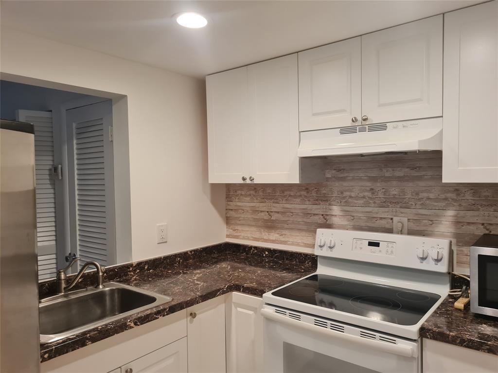 300 Golden Isles Drive - Photo 4