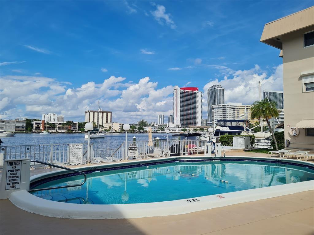 300 Golden Isles Drive - Photo 16