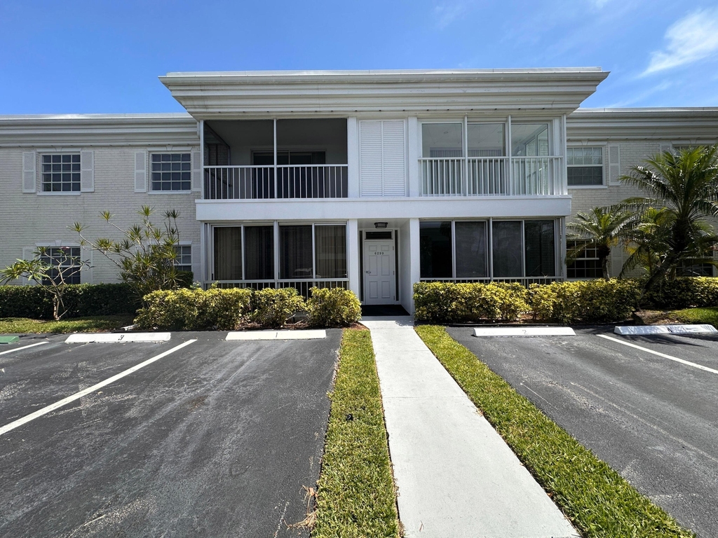 6299 Bay Club Drive - Photo 3