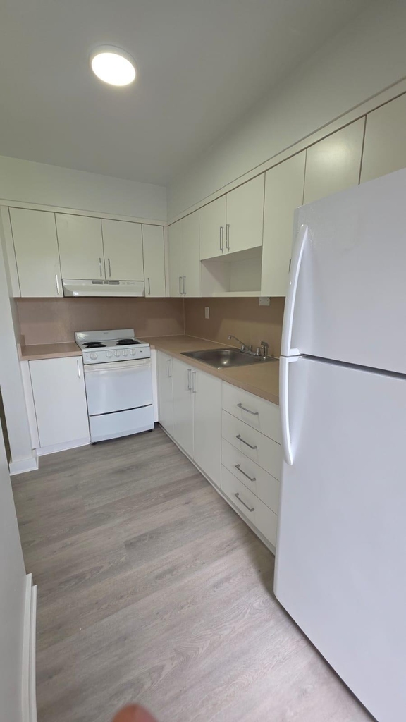 7624 Pembroke Road - Photo 8