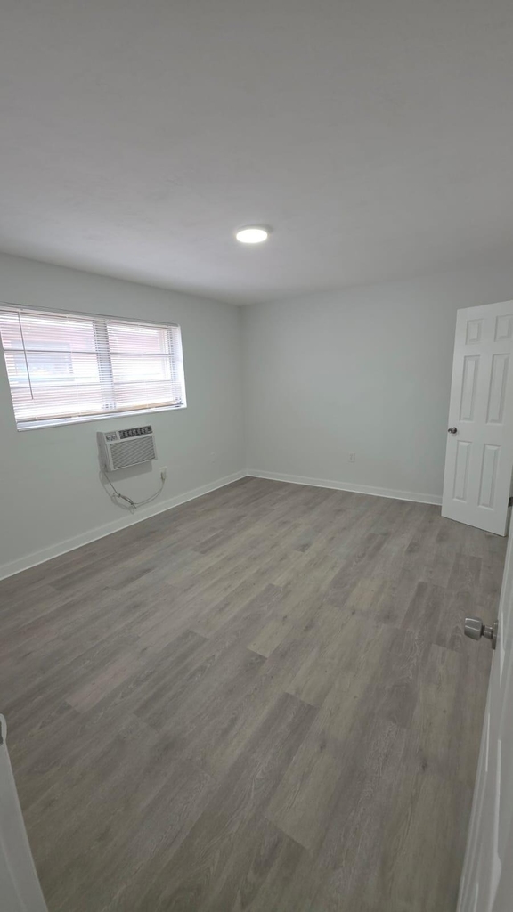 7624 Pembroke Road - Photo 9