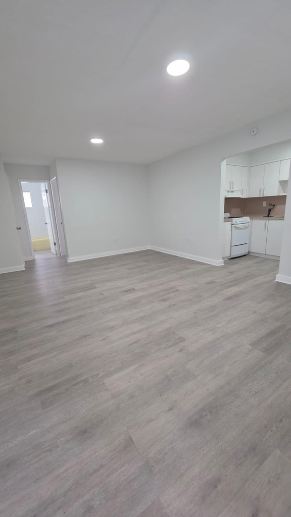 7624 Pembroke Road - Photo 7