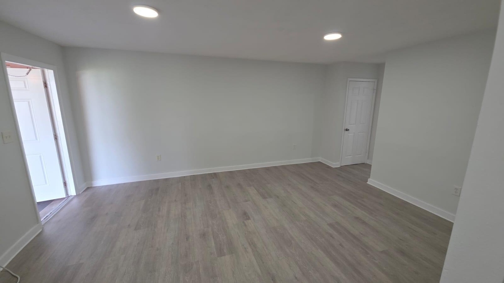 7624 Pembroke Road - Photo 11