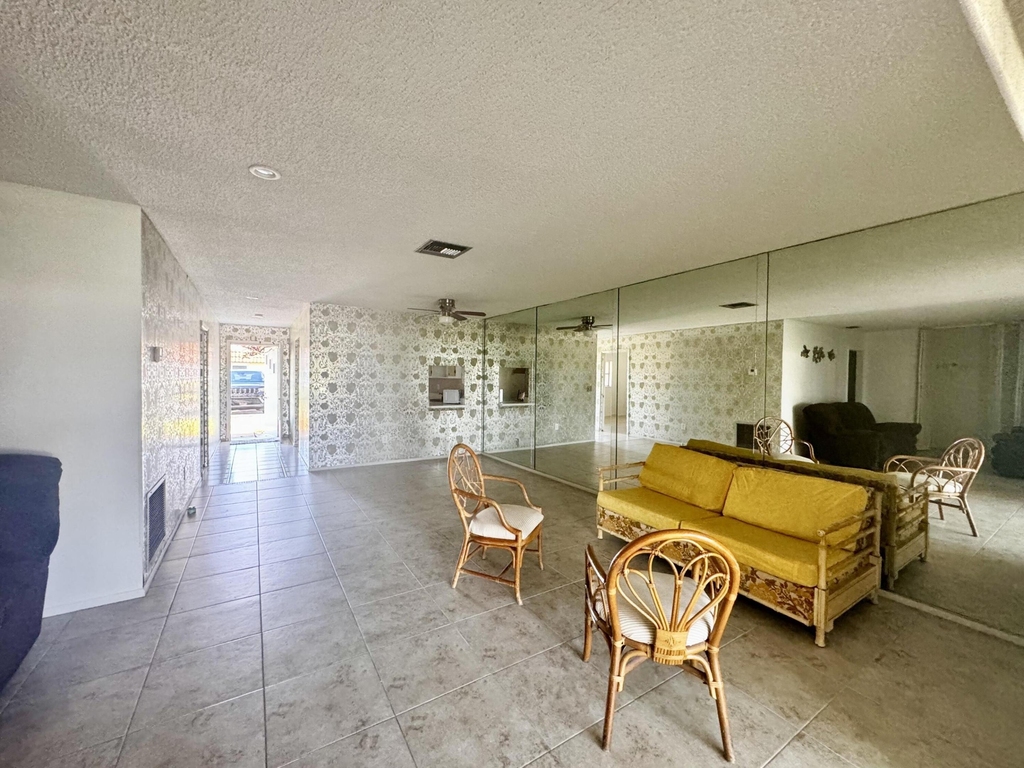 5725 E Fernley Dr Drive E - Photo 2