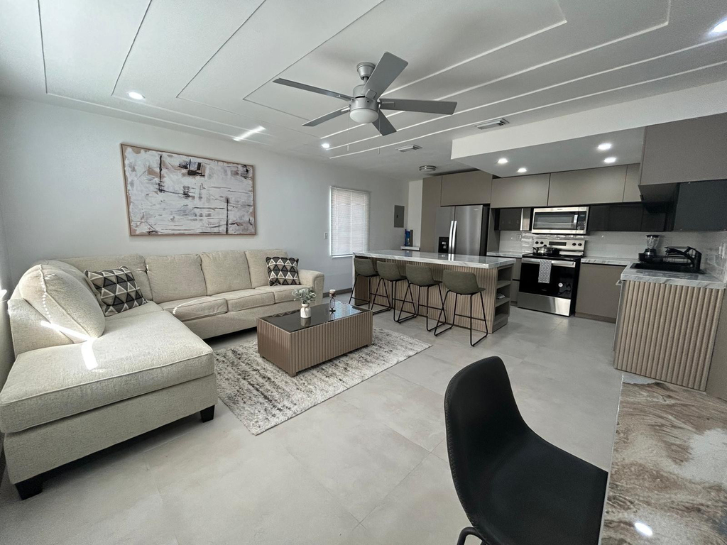 217 Sw 15th Street - Photo 1